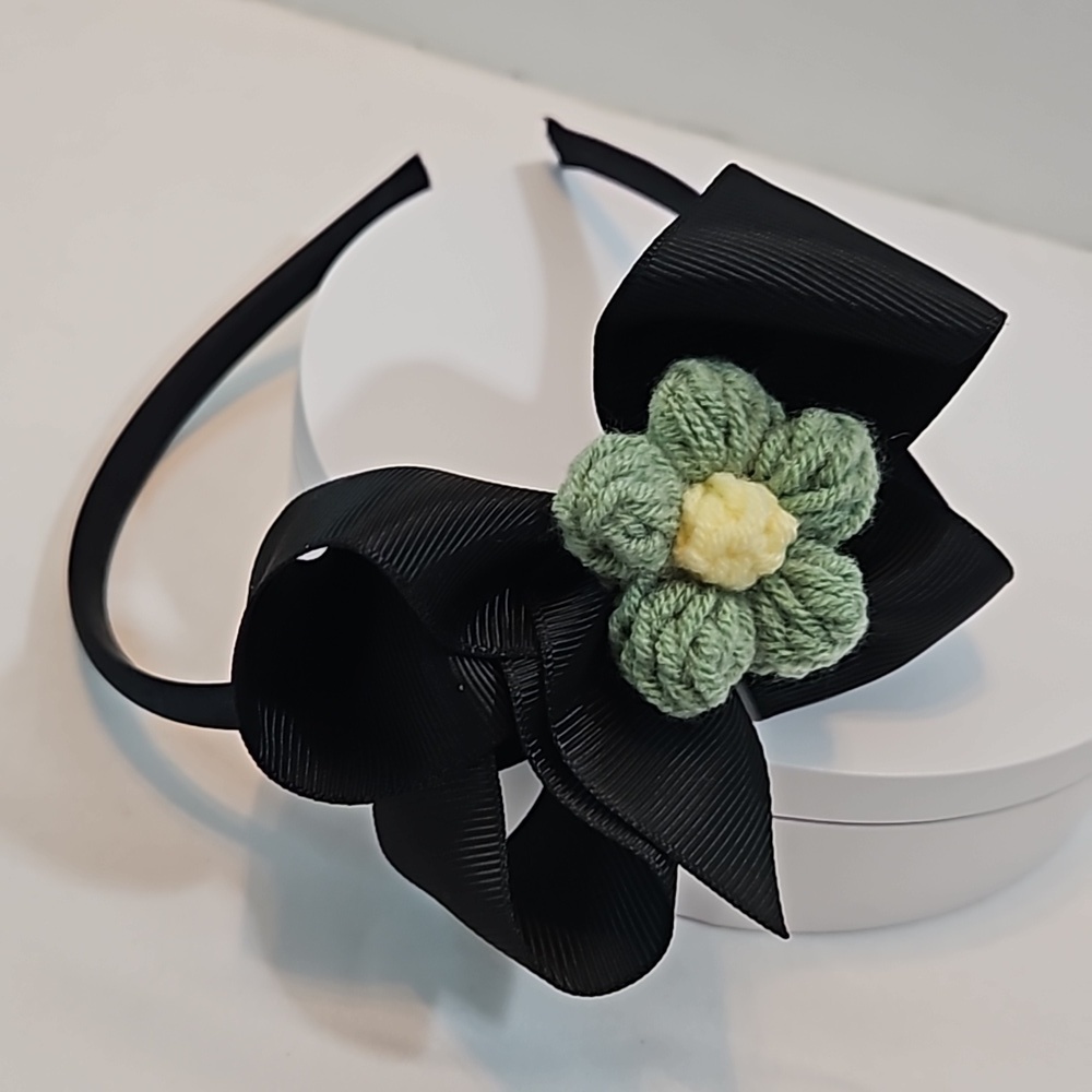 Hand Crafted Black Bow Hairband Hand Knit Crochet Green Puffy Flower Feminine - Picture 12 of 17